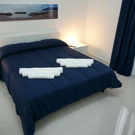 Al Porticciolo Bed and Breakfast Salerno Esterno foto