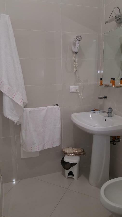 Al Porticciolo Bed and Breakfast Salerno Esterno foto