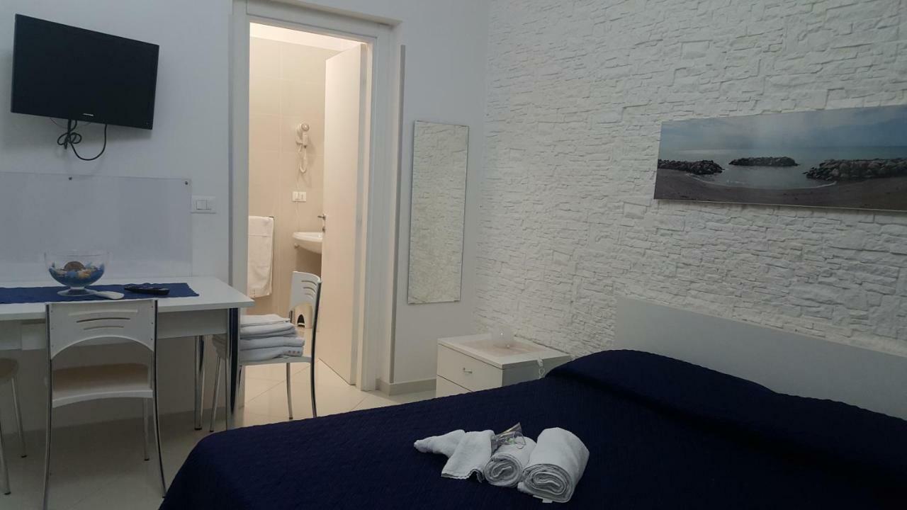 Al Porticciolo Bed and Breakfast Salerno Esterno foto