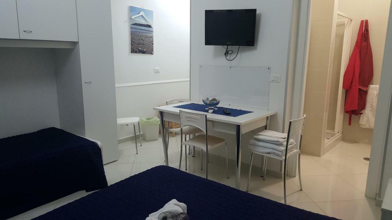 Al Porticciolo Bed and Breakfast Salerno Esterno foto
