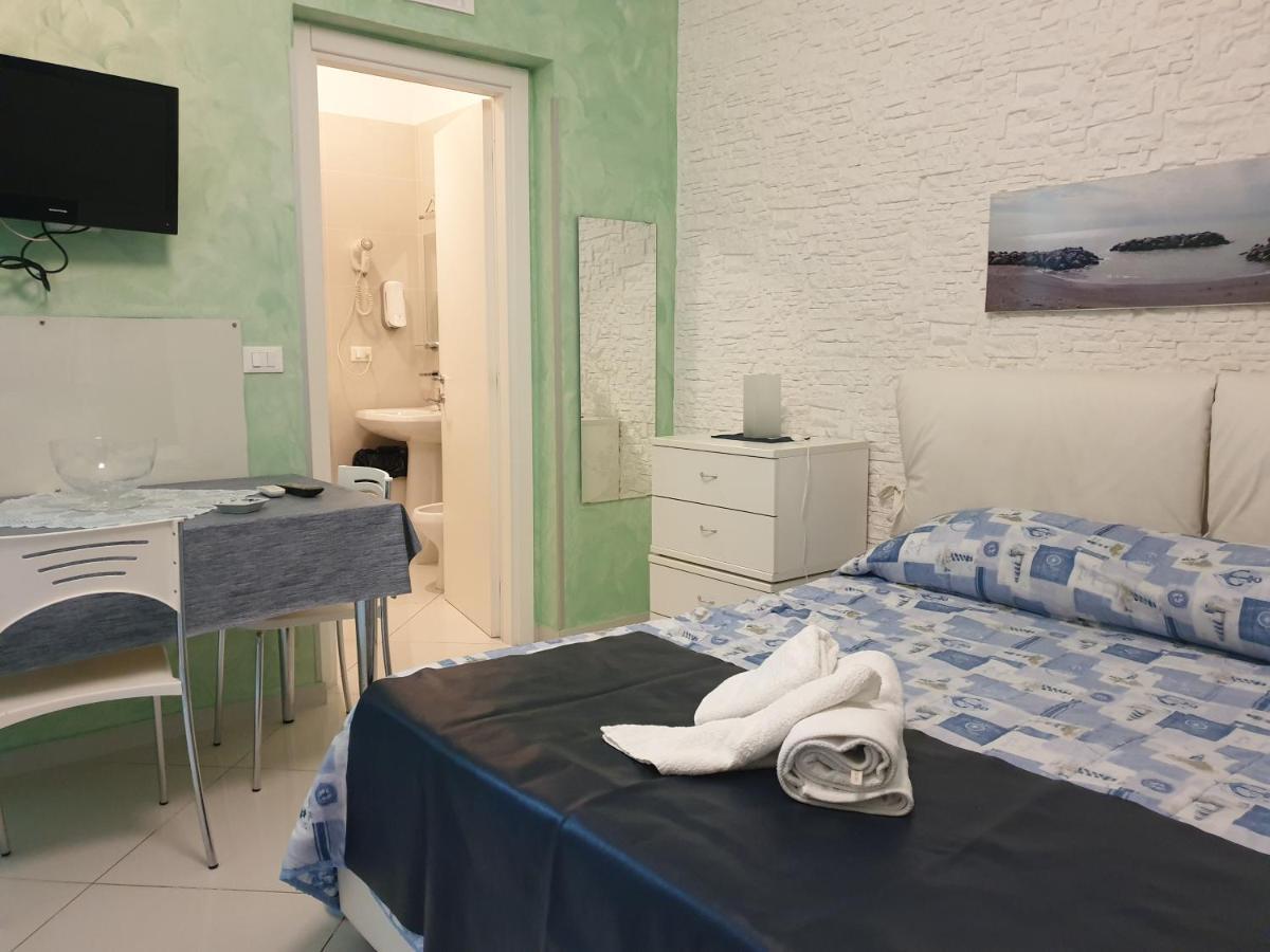Al Porticciolo Bed and Breakfast Salerno Esterno foto