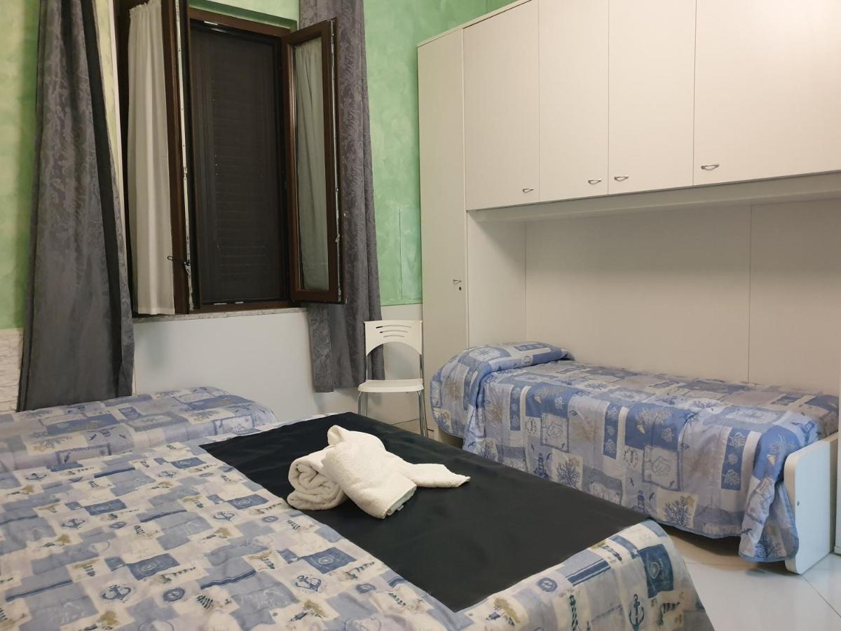 Al Porticciolo Bed and Breakfast Salerno Esterno foto